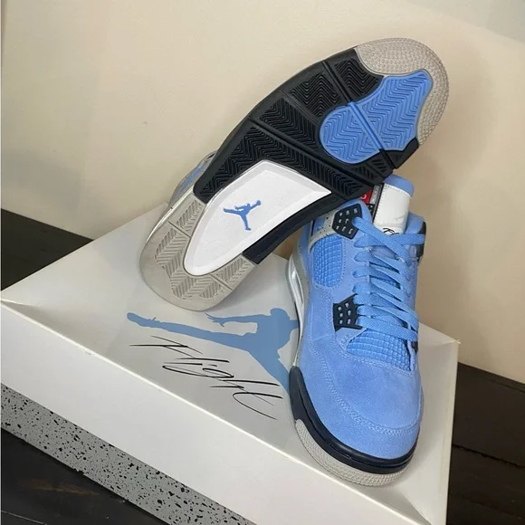 Jordan 4 ‘University Blue’ - Picture 3 of 8